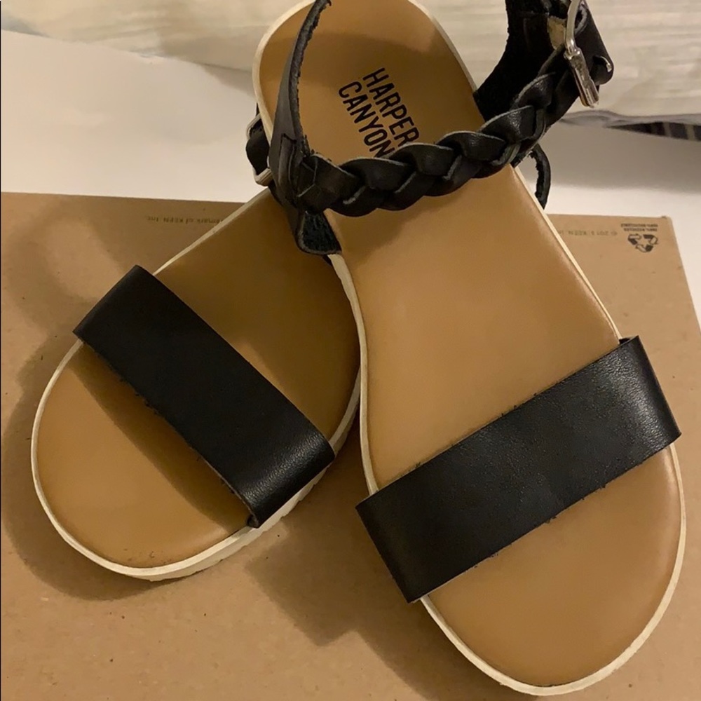 Harper Canyon sandals